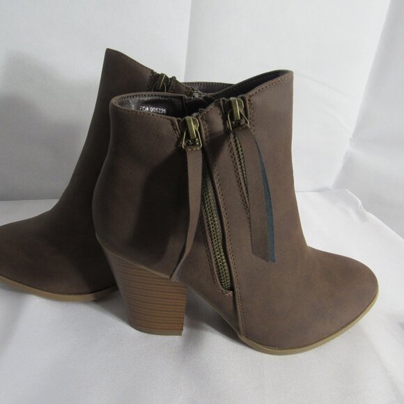 NEW BROWN VEGAN SUEDE BOOTS Sz 8  ZIPPER DETAILS STACK HEEL - Picture 3 of 5